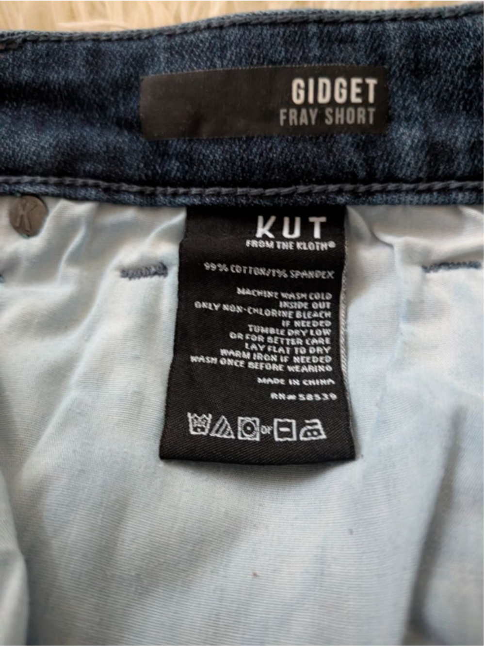KUT From The Kloth Gidget Fray Denim Shorts Size 8 - Picture 7 of 9